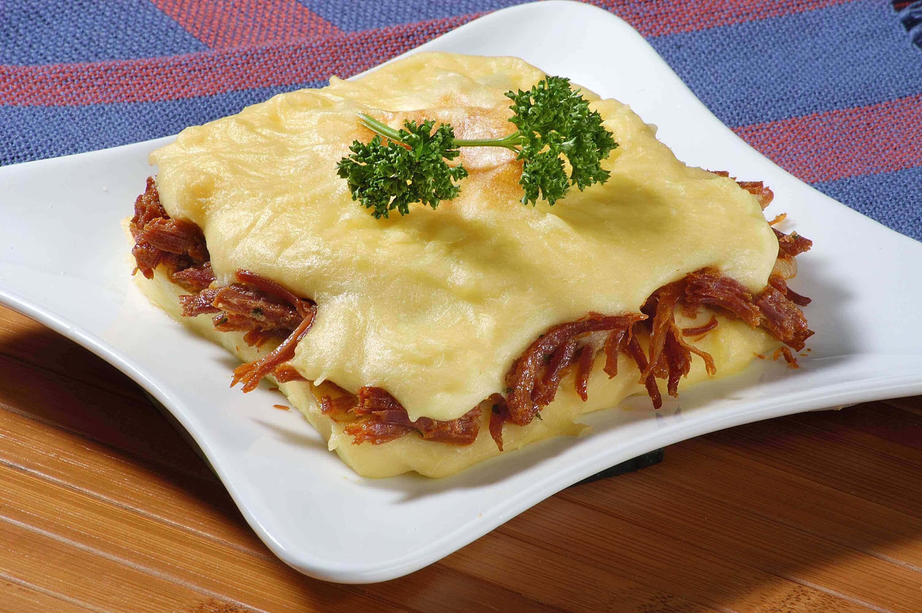 foto de escondidinho de carne seca com macaxeira 